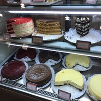 Photo taken at Cheesecakeria by Marta D. on 6/10/2017