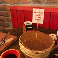 Photo taken at Maple Barrel Pancake &amp;amp; Crêpe &amp;amp; Coffee by Fatma Y. on 12/1/2018