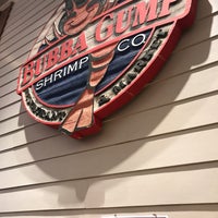 Photo taken at Bubba Gump Shrimp Co. by Ali A. on 8/10/2021