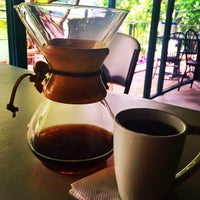 รูปภาพถ่ายที่ Rojocerezo Coffee โดย Elder V. เมื่อ 9/19/2014