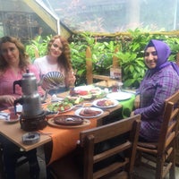 Das Foto wurde bei Cafe Saksı von Aysegül S. am 4/12/2016 aufgenommen
