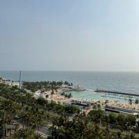 รูปภาพถ่ายที่ Jeddah Hilton โดย ㅤGhaida เมื่อ 6/4/2021