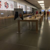Santa Rosa Plaza - Apple Store - Apple