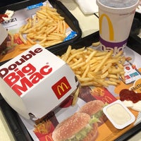 Photo taken at McDonald&amp;#39;s by Serhat K. on 12/20/2019
