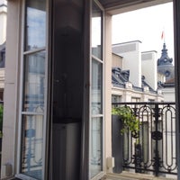 Das Foto wurde bei Hotel Duo Paris von Bryant D. am 5/23/2015 aufgenommen