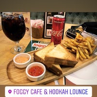 Das Foto wurde bei Foggy Cafe &amp;amp; Hookah Lounge von є и ѕ є к м є к ¢ ι σ g ℓ υ am 12/25/2018 aufgenommen