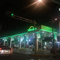 Photo taken at Gasolinería Hidrosina by Ross M. on 2/2/2017