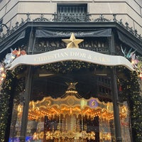 Photo taken at 5th Avenue by Y on 12/2/2023