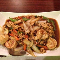 รูปภาพถ่ายที่ Chopsticks Noodle &amp;amp; Thai Cafe โดย Stephanie W. เมื่อ 11/4/2013