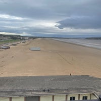 Photo taken at Weston-super-Mare Beach by Jason C. on 10/4/2022