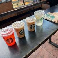 Das Foto wurde bei Starbucks von ElhaM am 8/24/2022 aufgenommen