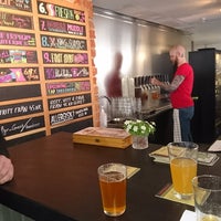Foto diambil di Taps Beer Bar oleh Mattias W. pada 4/28/2018