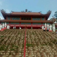 Photo taken at Templo Quan-Inn by Debora M. on 10/23/2016