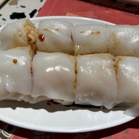 Foto diambil di DimDimSum Dim Sum Specialty Store oleh MH H. pada 11/17/2023