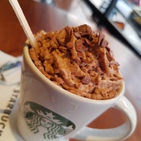 Photo taken at Starbucks by SIDNEY L. on 11/22/2022