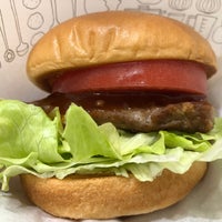 Photo taken at MOS Burger by いっしー on 12/28/2023