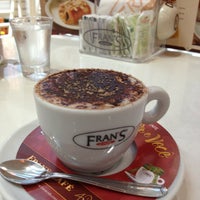 Foto tomada en Fran&amp;#39;s Café  por Andrea F. el 12/18/2012