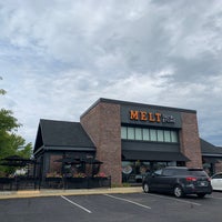 Foto tirada no(a) Melt Bar and Grilled por Monica T. em 9/7/2020