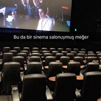 Photo taken at Studio Movie Grill Tampa by Özge Ö. on 2/27/2017