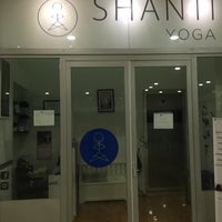 Photo taken at Shanti Yoga by Ana Pao A. on 6/16/2016