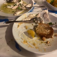 Das Foto wurde bei Neighbours Restaurant von Çağrı T. am 8/10/2022 aufgenommen