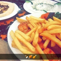 Photo taken at Al-Sakhra Restaurant مطعم الصخرة by S🗡 on 10/14/2014