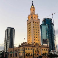 Foto diambil di Miami Freedom Tower oleh A2 pada 6/22/2023