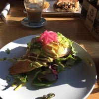 1/2/2016 tarihinde Liz M.ziyaretçi tarafından Cafe Chismosa'de çekilen fotoğraf