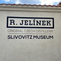 Foto scattata a Slivovitz Museum R. JELÍNEK da Duncan G. il 6/23/2020