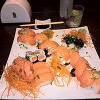 Foto tirada no(a) Miyagi Sushi por Joel M. em 11/3/2015