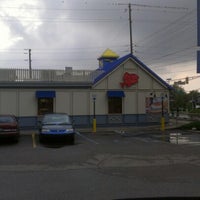 Photo taken at Long John Silvers by Cathy C. on 9/26/2012