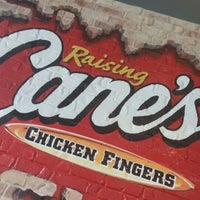 Foto diambil di Raising Cane&amp;#39;s Chicken Fingers oleh Danielle B. pada 6/25/2014