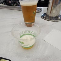 Photo taken at Goose Island Beer Co. by Eric H. on 7/3/2021