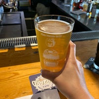 Foto diambil di Bar Harbor Beerworks oleh Juvikaye V. pada 7/26/2021