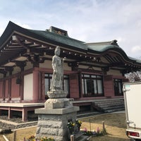 Photo taken at 孝養寺 by Ken5i on 4/2/2017