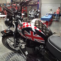 9/8/2013에 Francis C.님이 BMC - Triumph Motorcycles에서 찍은 사진