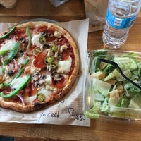 4/19/2017にYazeed M.がBlaze Pizzaで撮った写真