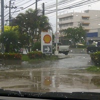 Foto tomada en Shell  por Gochie W. el 11/28/2012