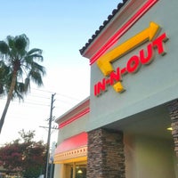 Photo taken at In-N-Out Burger by Allan S. on 7/26/2018