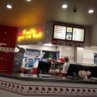 Photo taken at In-N-Out Burger by Allan S. on 7/26/2018
