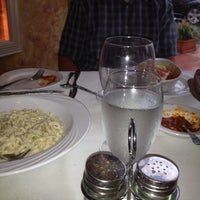 Foto tomada en Ghiottone Restaurant  por Kendall T. el 8/24/2012