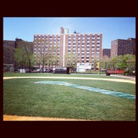 4/19/2012 tarihinde Andrew A.ziyaretçi tarafından Harlem RBI'de çekilen fotoğraf