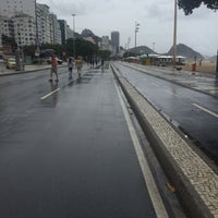 Photo taken at Pista de Corrida Arpoador / Copacabana / Leme by Jean P. on 3/19/2017