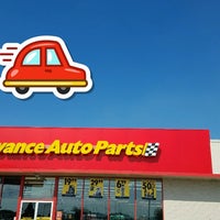 Photo taken at Advance Auto Parts by Evelyn O. on 6/2/2017