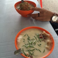 Photo taken at Penang Road Famous Teochew Chendul (Tan) by Sharmin A. on 8/4/2015
