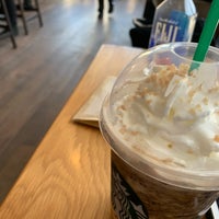 Photo taken at Starbucks by しゃいん(やまりん) ー. on 5/1/2019