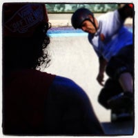 Das Foto wurde bei Swell Skate Camp von Camilo N. am 12/24/2012 aufgenommen