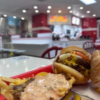Photo taken at In-N-Out Burger by sultan on 7/3/2023