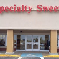 Foto diambil di Specialty Sweets oleh Specialty Sweets pada 6/1/2014