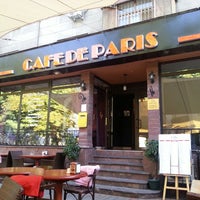 9/22/2013 tarihinde Sash K.ziyaretçi tarafından Cafe de Paris'de çekilen fotoğraf